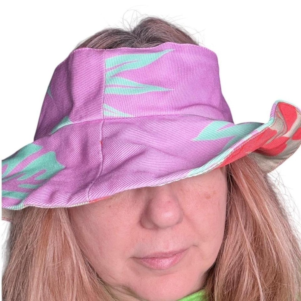 Reversible‎ bucket hat one size fits most Purple blue/orange tan